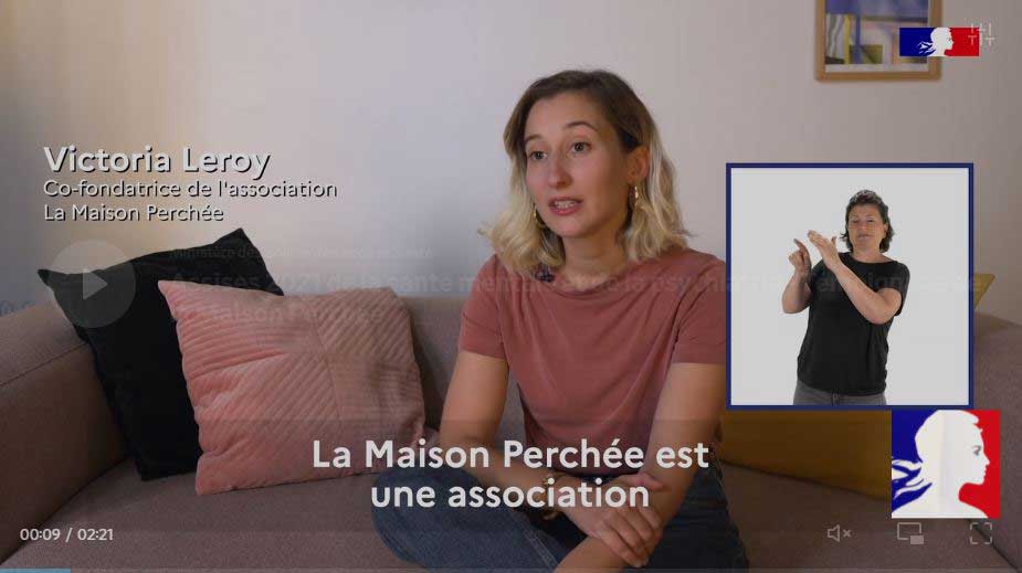 Capture Video maison perchee assises